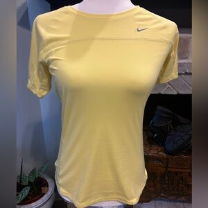 Nike Women's Light Yellow Short Sleeve Athletic Tee